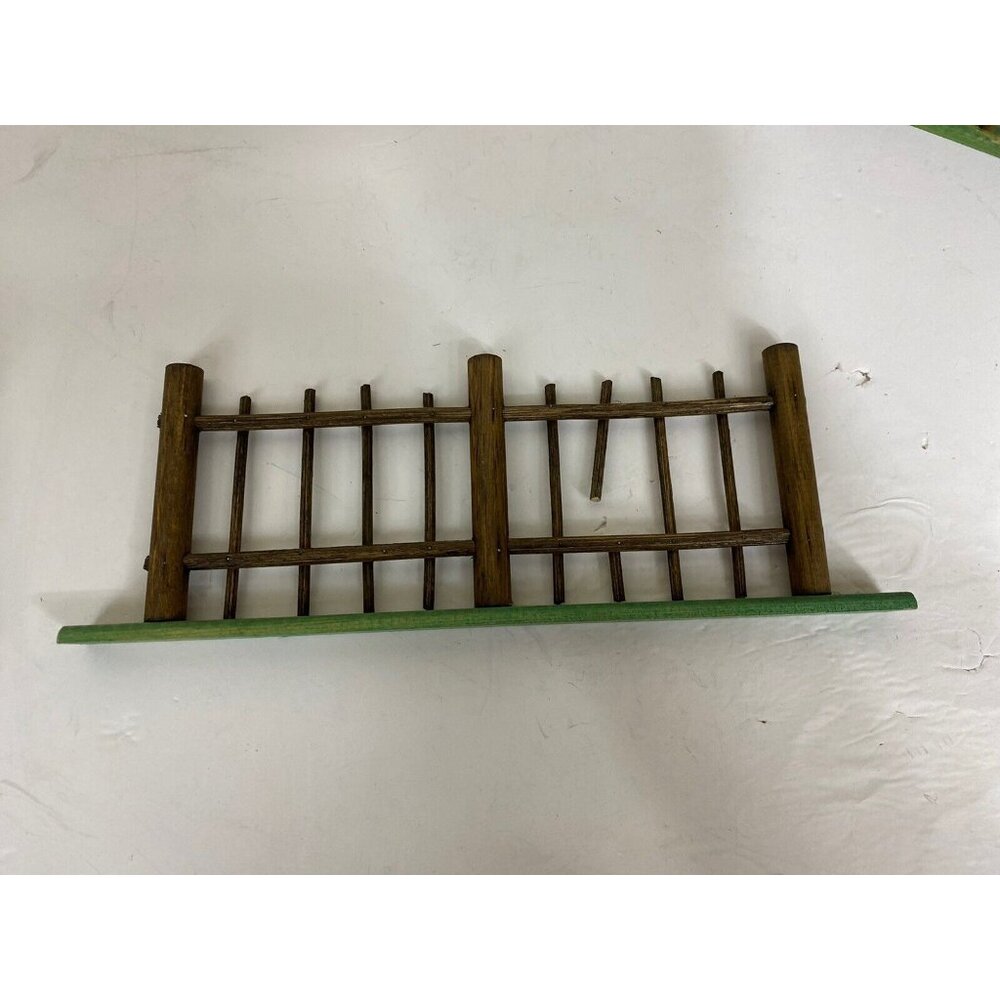 Set Of 3 Pieces Miniature Wood Fence Corral Christmas Village Dollhouse Vtg 1991 - Picture 9 of 11
